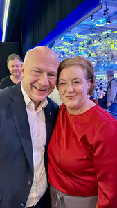 Michaela Engelmeier mit Berlins Bürgermeister Kai Wegner