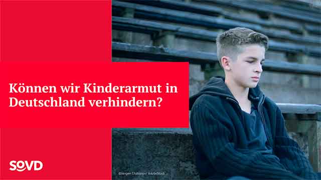 KInd sitzt alleine auf einer Treppe. Text: Können wir Kinderarmut in Deutschland verhindern